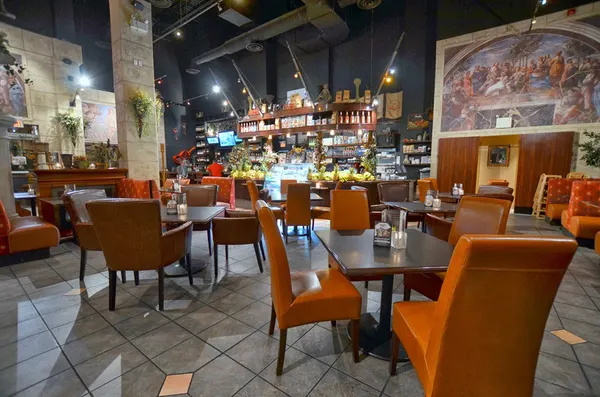 Spacious Milton dining room, a popular choice for families, groups and special occasions.