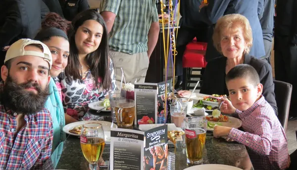 Family dining in Lindsay with a welcoming atmosphere and comfortable seating for every meal.