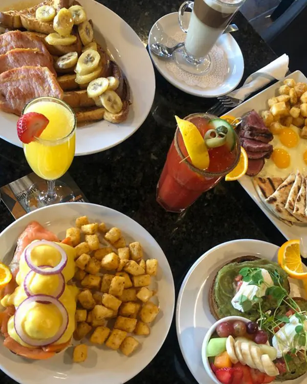 Alliston weekend brunch favourite with breakfast classics, refreshing mimosas and signature cocktails.