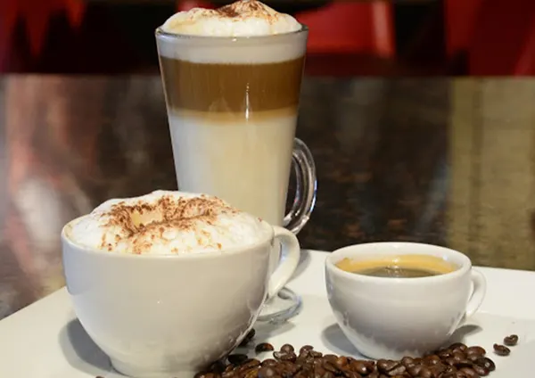 Ancaster café serving handcrafted specialty coffee with bold espresso flavour, silky foam and a creamy finish.
