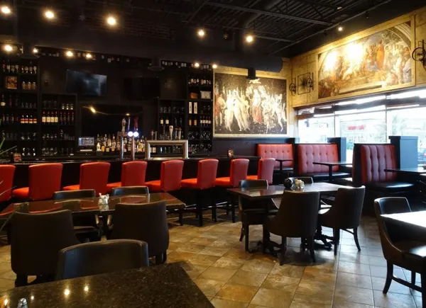 Spacious Alliston dining room, a popular choice for families, groups and special occasions.
